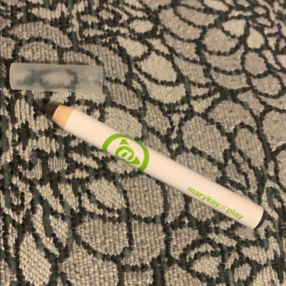 Mary Kay Purple Smoke Eye Crayon